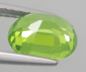 Peridoto natural talla ovalada calibrado de 8x6 mm de primera calidad de 1,67 ct - 2
