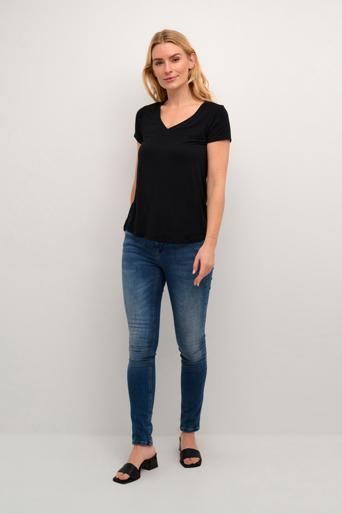 CUpoppy V-neck T-Shirt  Black - 4