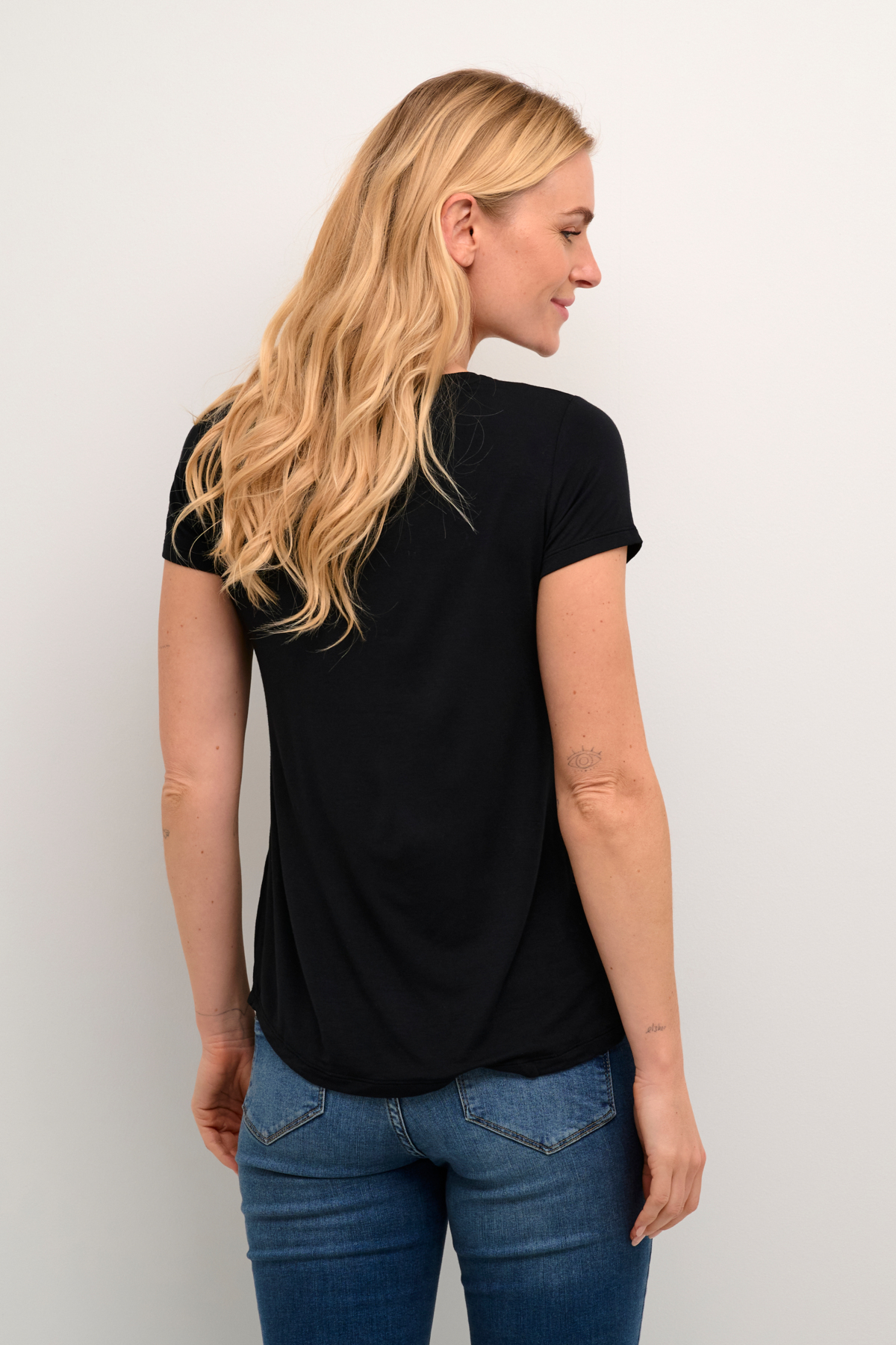 CUpoppy V-neck T-Shirt  Black