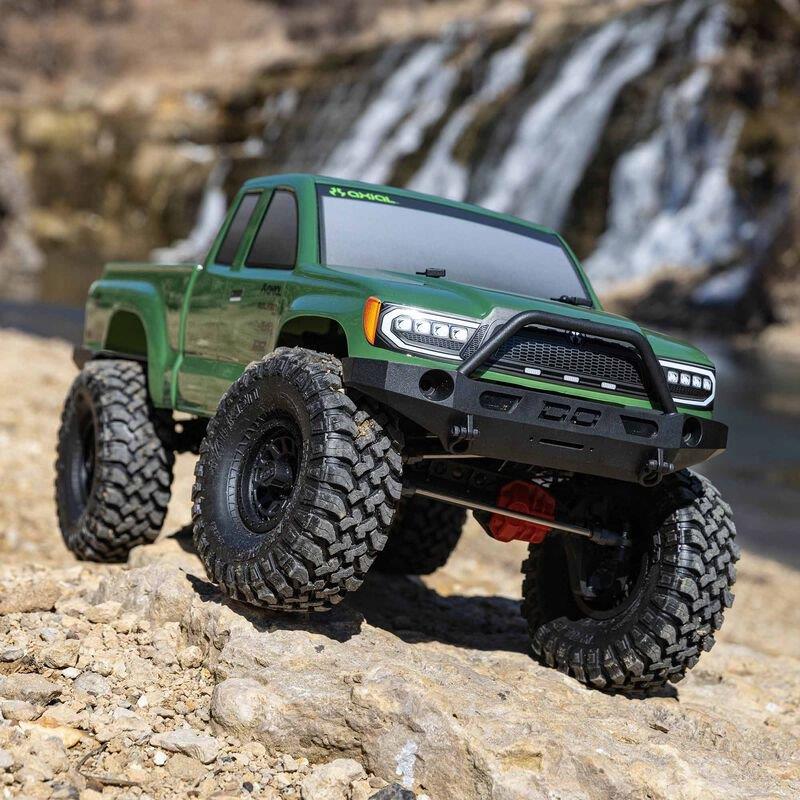 AXIAL 1/10 SCX10 III Base Camp 4X4 Rock Crawler Brushed RTR, Green - 5