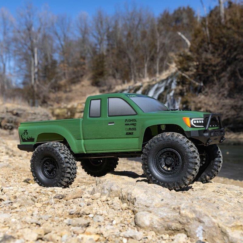 AXIAL 1/10 SCX10 III Base Camp 4X4 Rock Crawler Brushed RTR, Green - 3