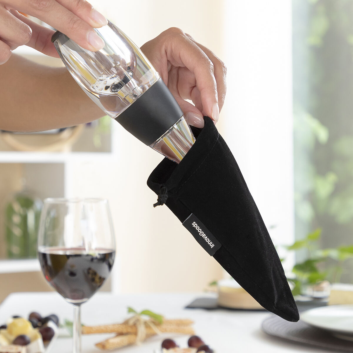 Vinluftare med sammetspåse