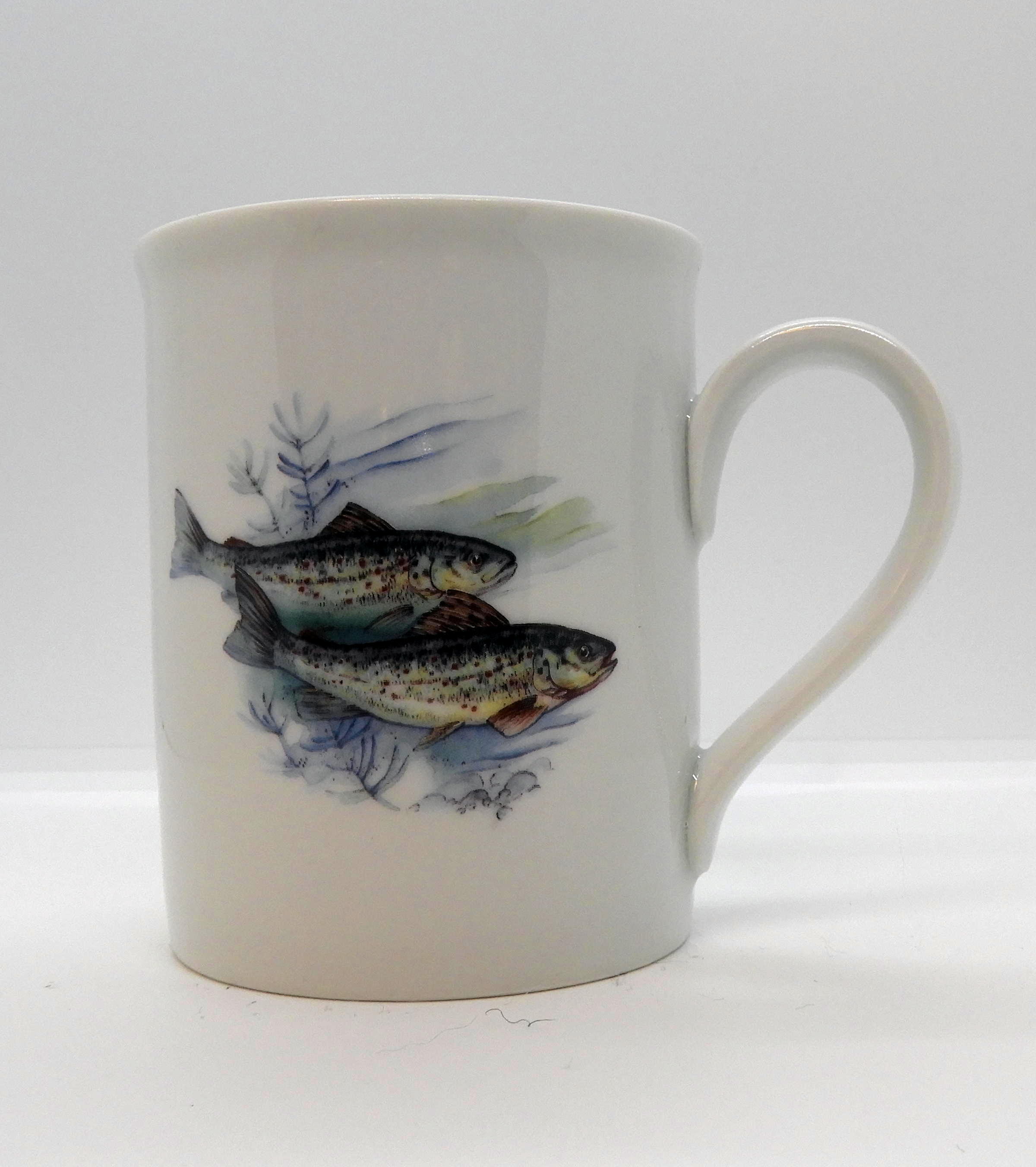 Mugg i benporslin Fiskar