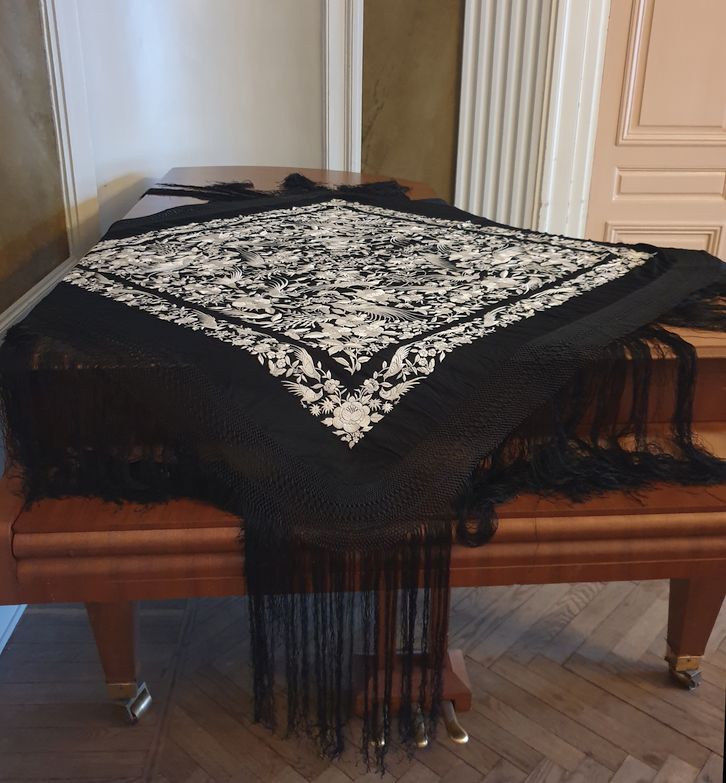 Grand piano cloth silk embroidery 1920s - 2