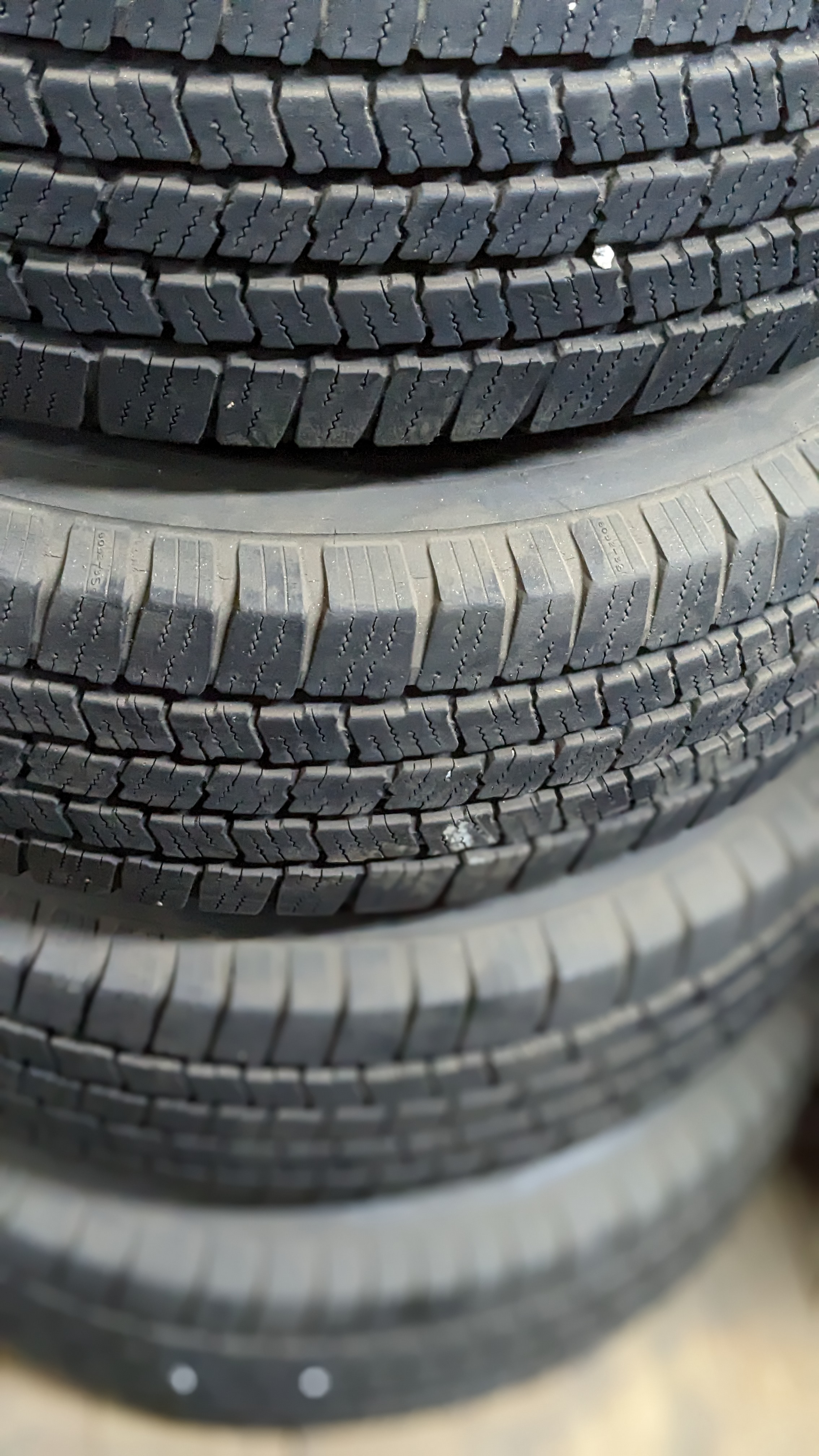 245/75R16 Komplett hjul, Michelin Friktionsdäck - 5