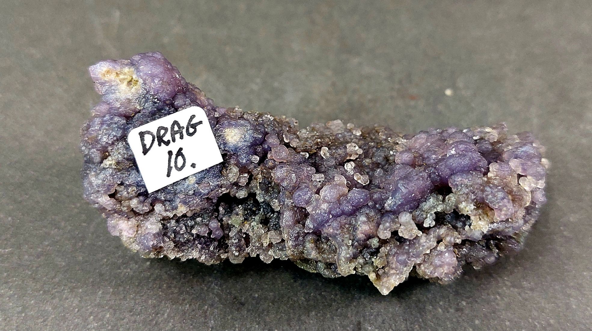 Druvagat/Grape Kalcedon Kluster - 10