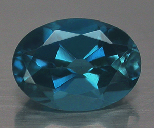Impresionante piedra preciosa de topacio azul Londres natural de talla ovalada de 7,1x5,1 mm