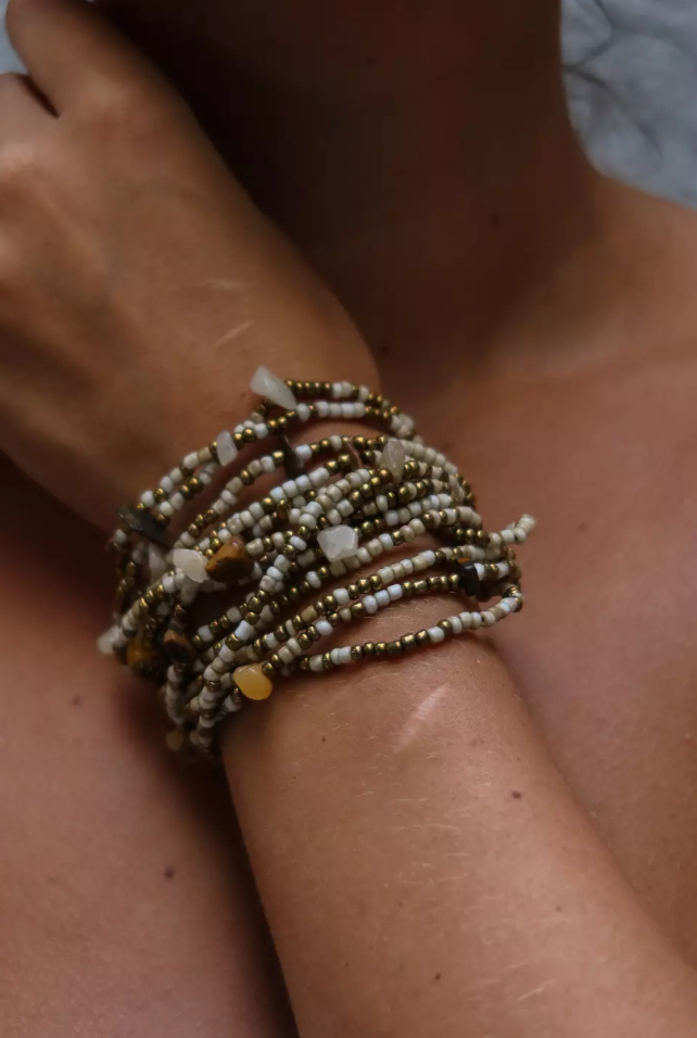 TALAMANCA ARMBAND NATURE-GULD AUPHORIA