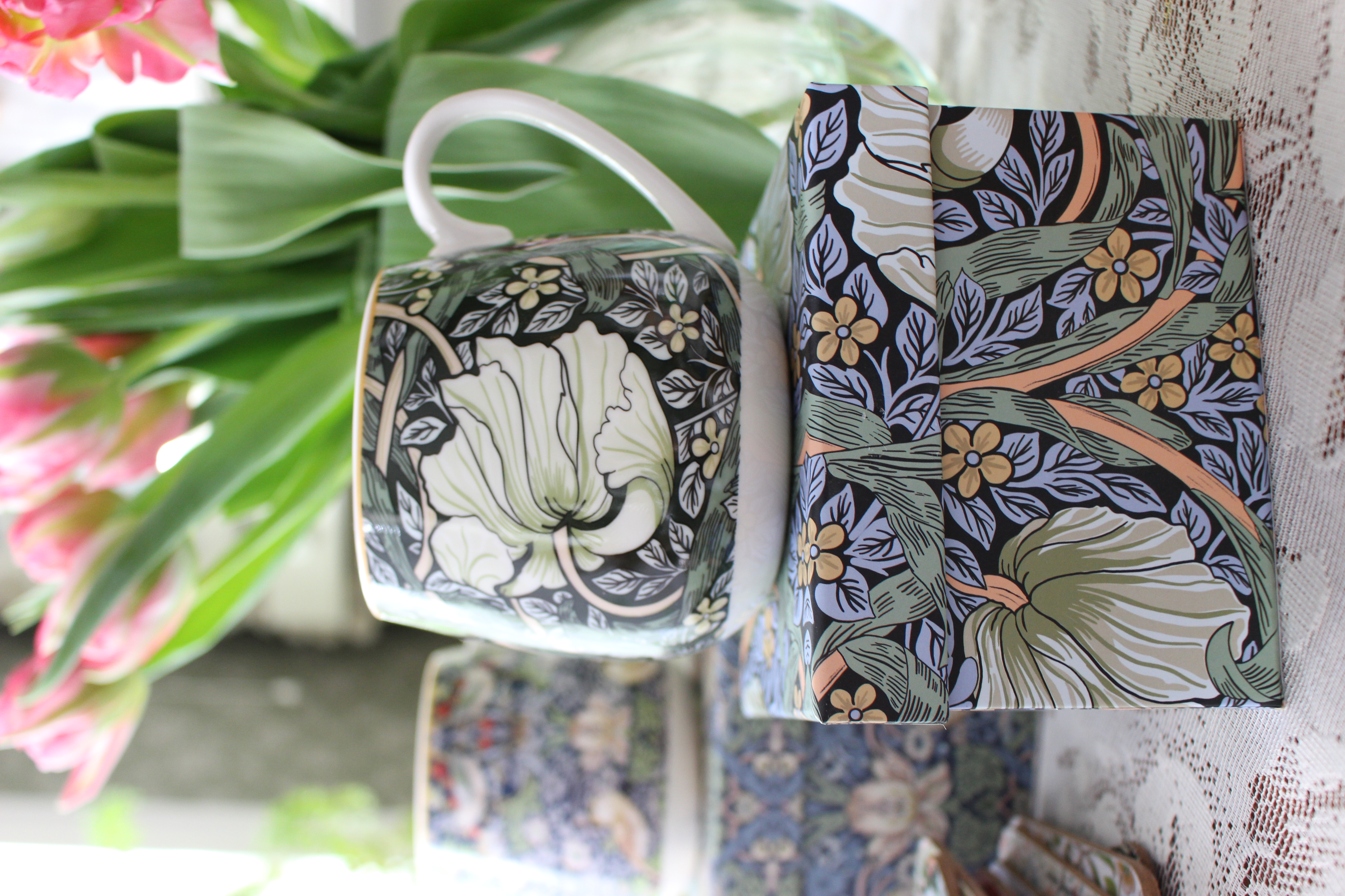 William Morris mugg, Pimpernel