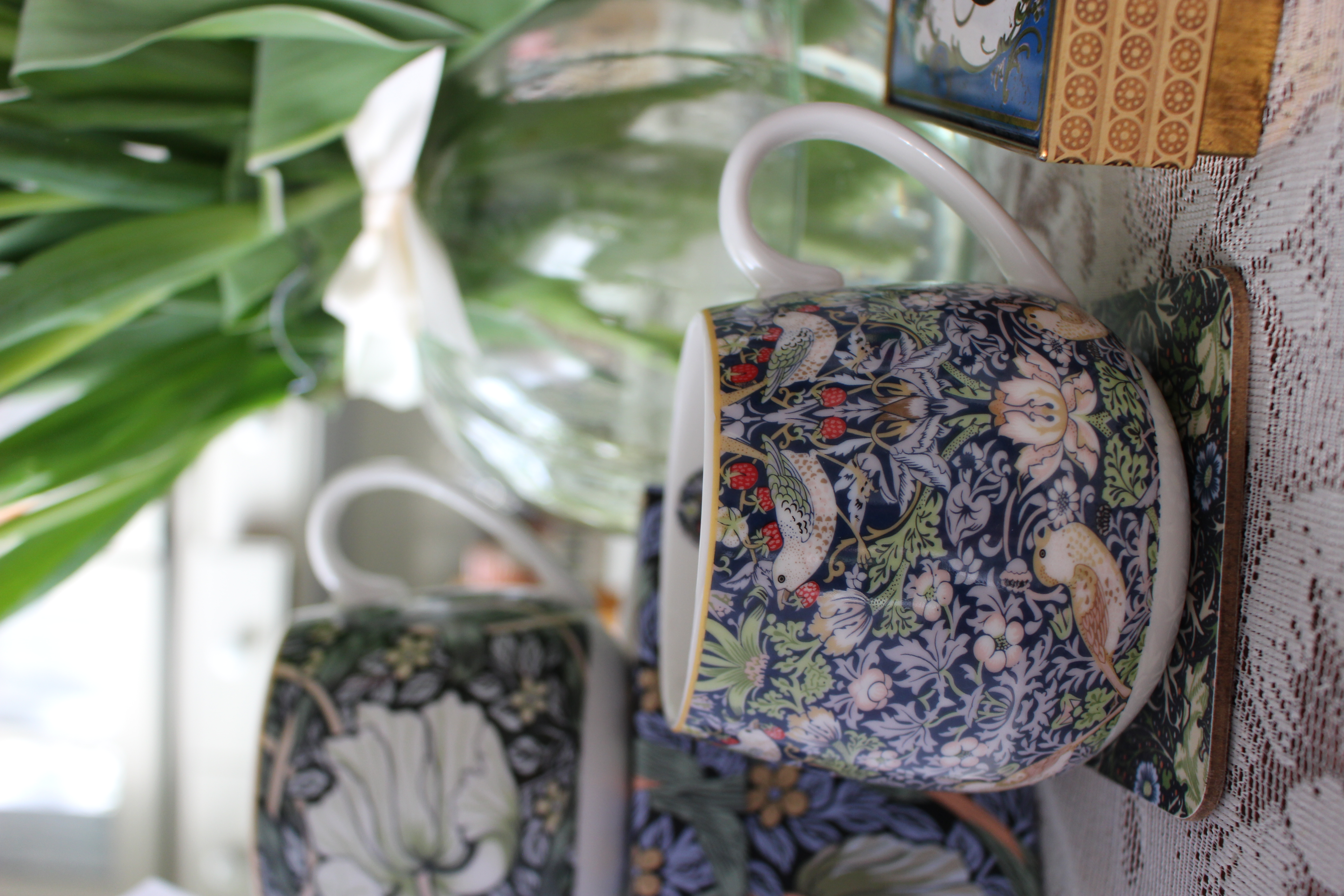 William Morris mugg, Strawberry Thief Blue  - 2