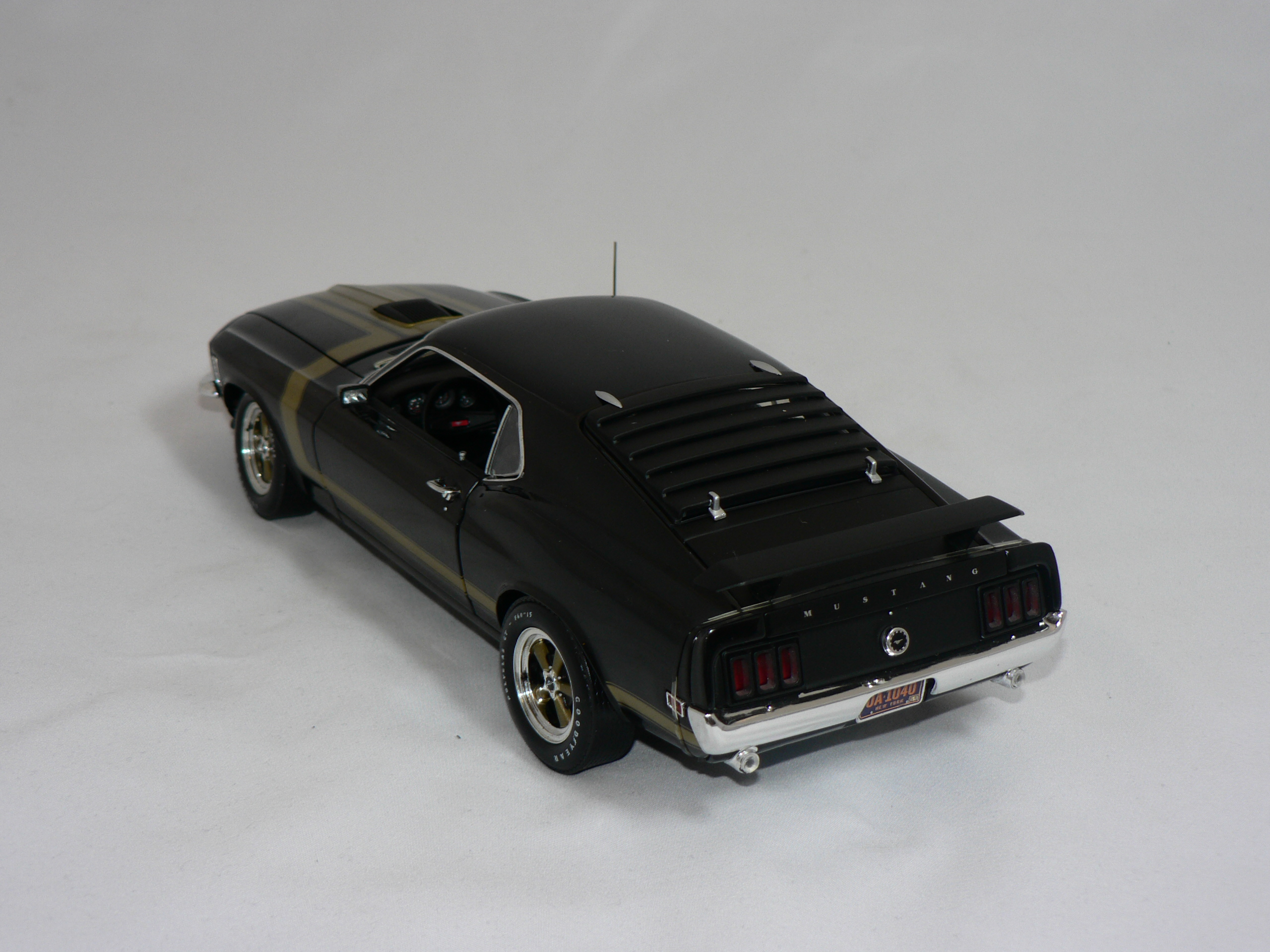 Ford Mustang  Boss 302   1970  1:18  Higway 61 - 2
