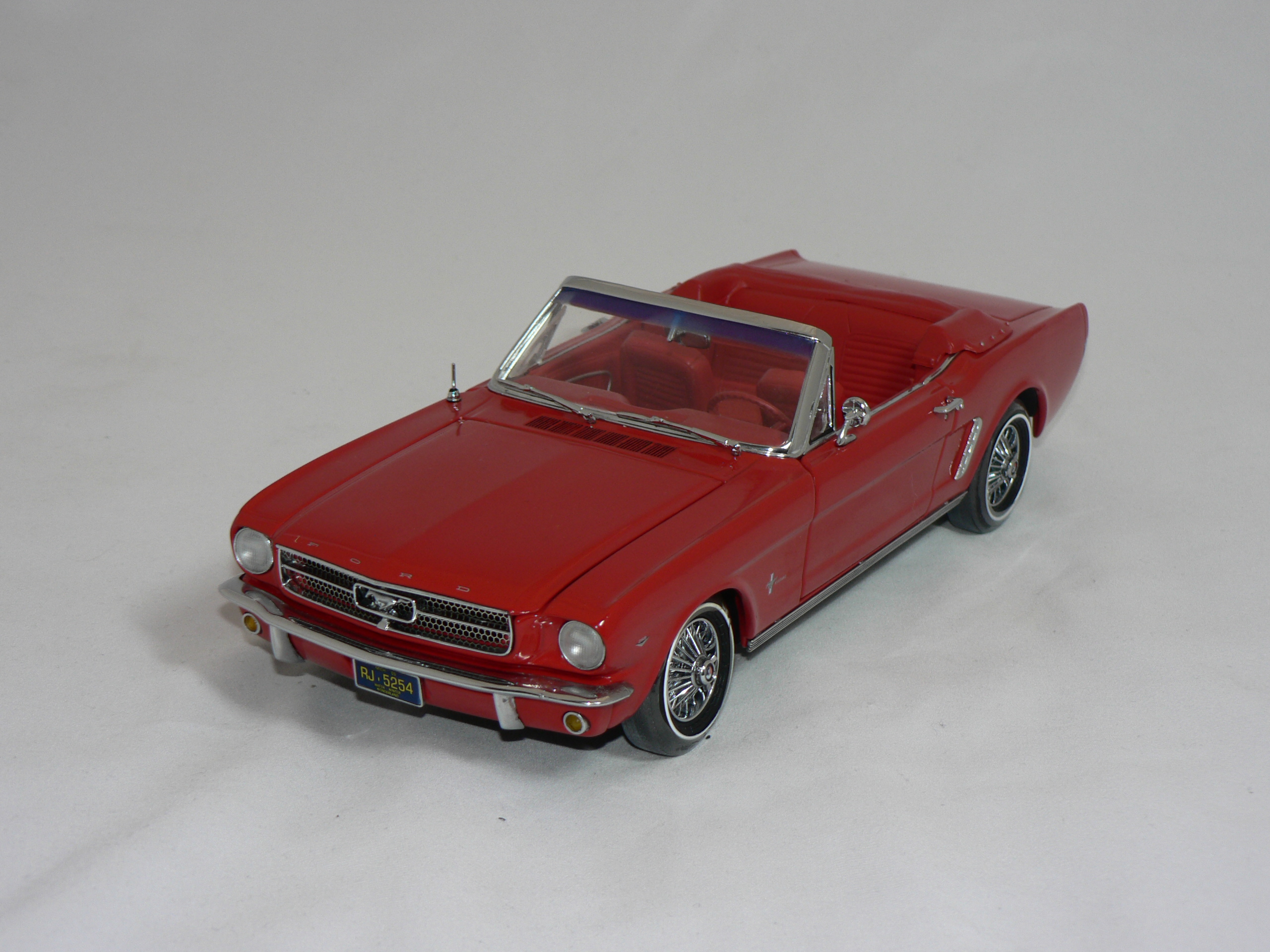 Ford Mustang  Cab  1965   1964 1/2   1:18  Precision