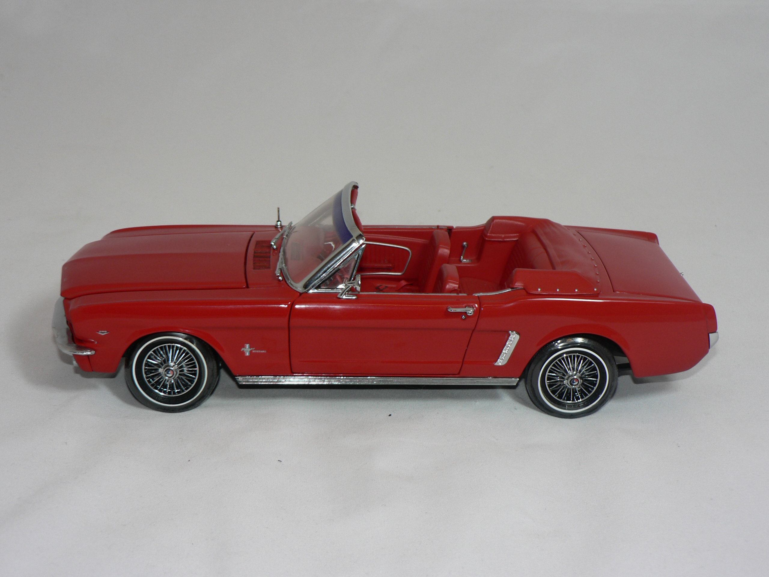 Ford Mustang  Cab  1965   1964 1/2   1:18  Precision - 5