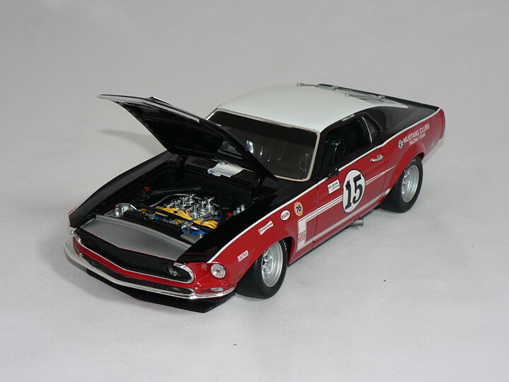 Ford Mustang  Boss 302   1969  1:18  Welly  ( #15 Parnelli Jones Trans AM )