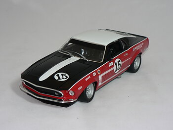 Ford Mustang  Boss 302   1969  1:18  Welly  ( #15 Parnelli Jones Trans AM )