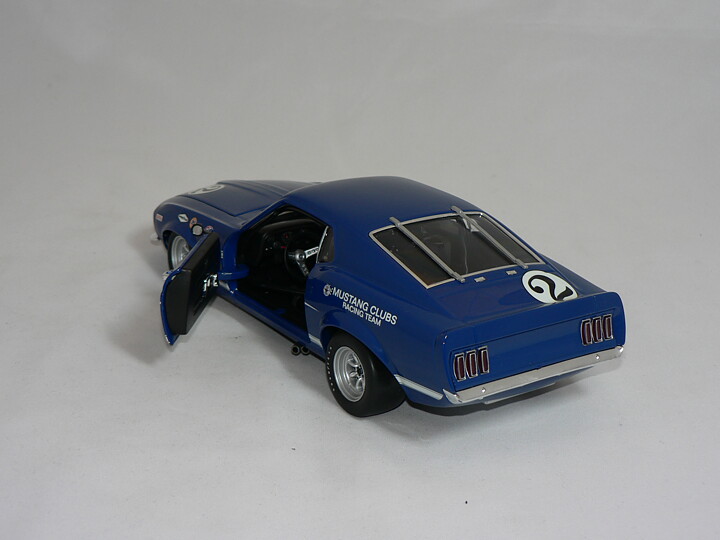 Ford Mustang  Boss 302   1969  1:18  Welly  ( #2 Dan Gurney Trans AM )