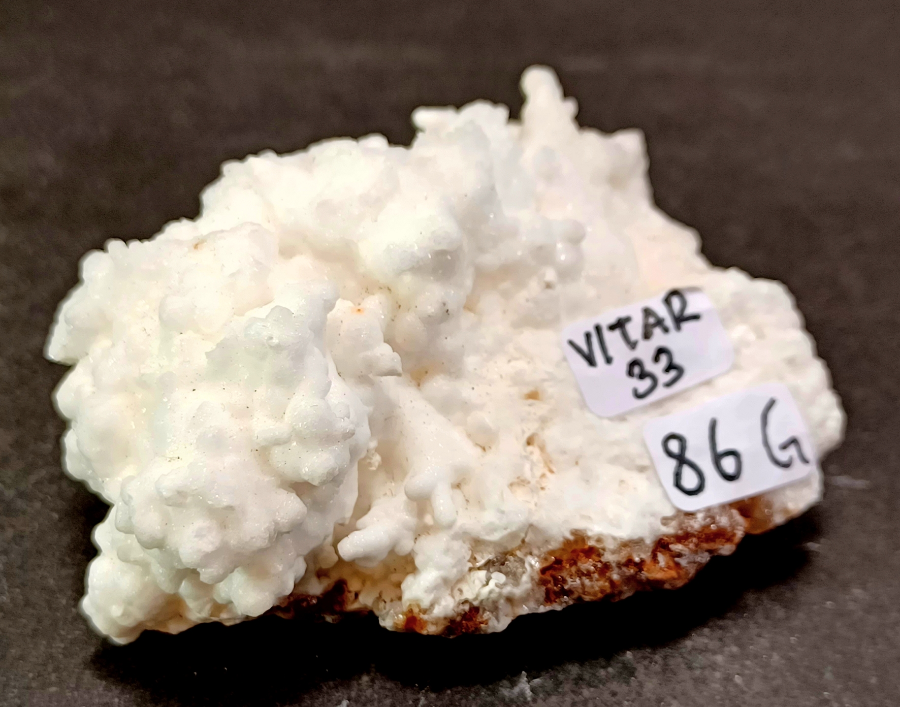Vit Aragonit Kluster (Grottkalcit) -  VITAR33
