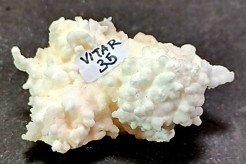 Vit Aragonit Kluster (Grottkalcit) -  VITAR35
