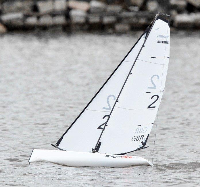 Segelbåt Joysway Dragon Flite 95 V2 PNP utan Radioutrustning - 2