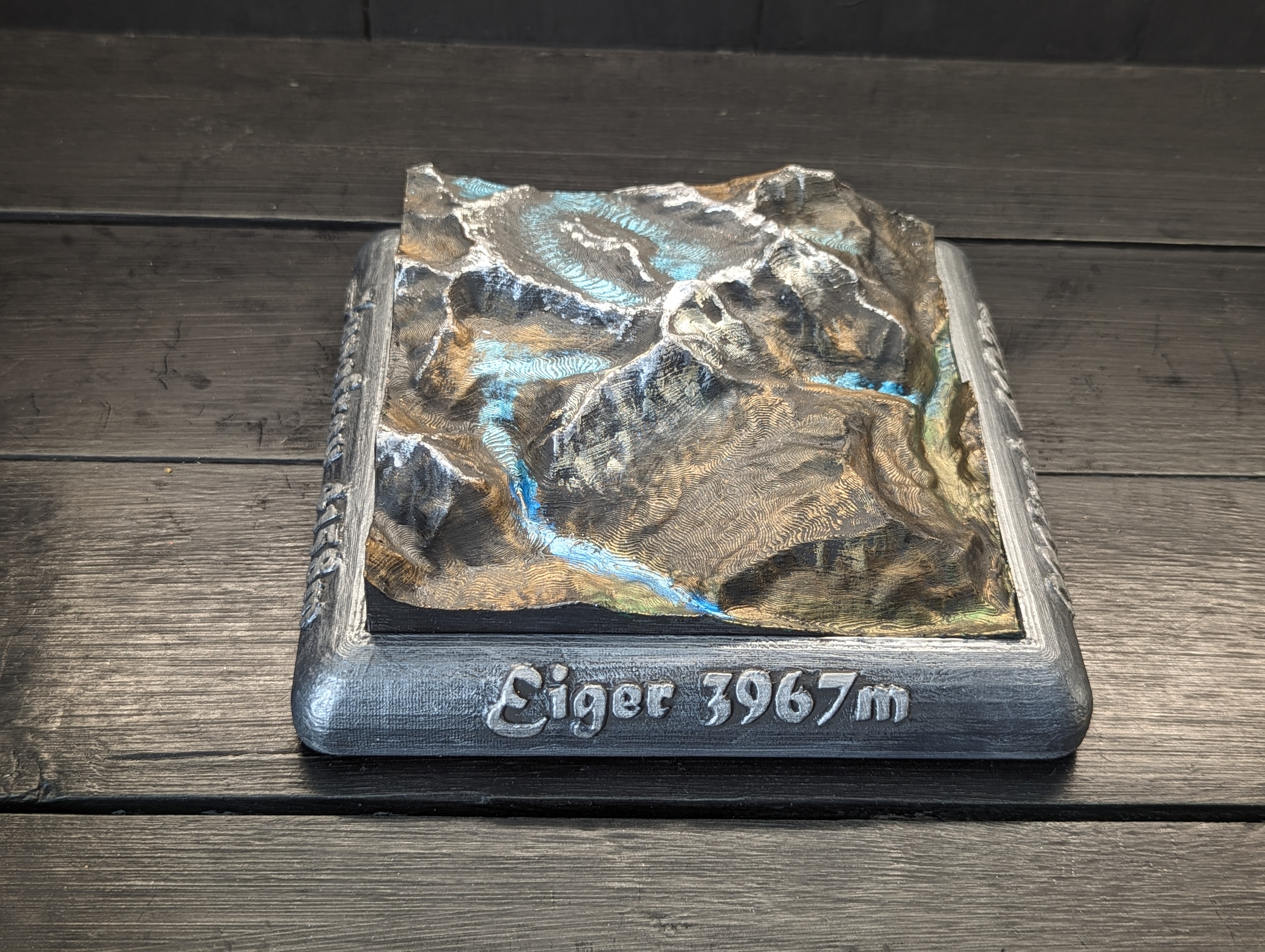 Handmålad 3D modell av Eiger, Mönch & Jungfrau - 2