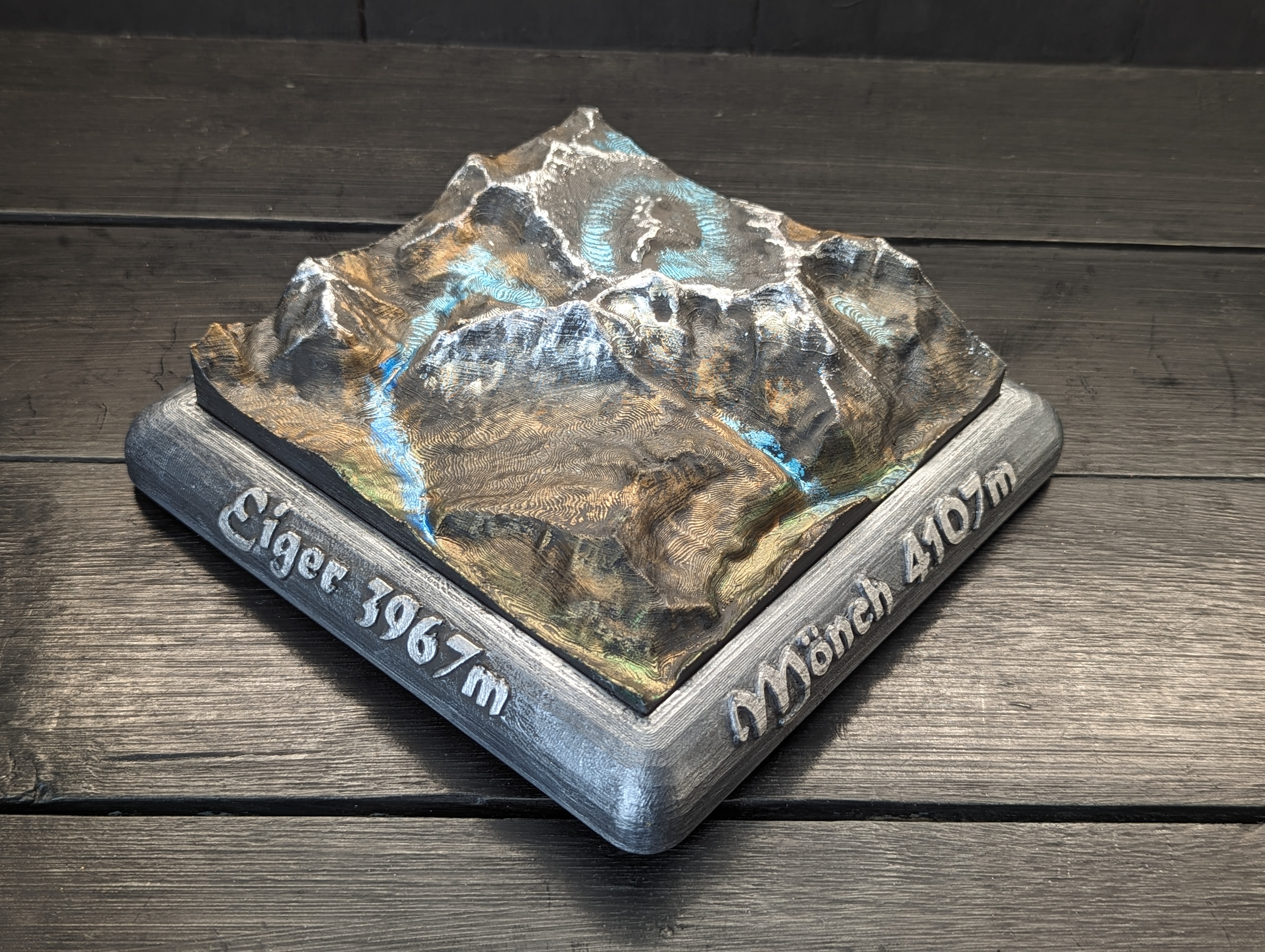 Handmålad 3D modell av Eiger, Mönch & Jungfrau