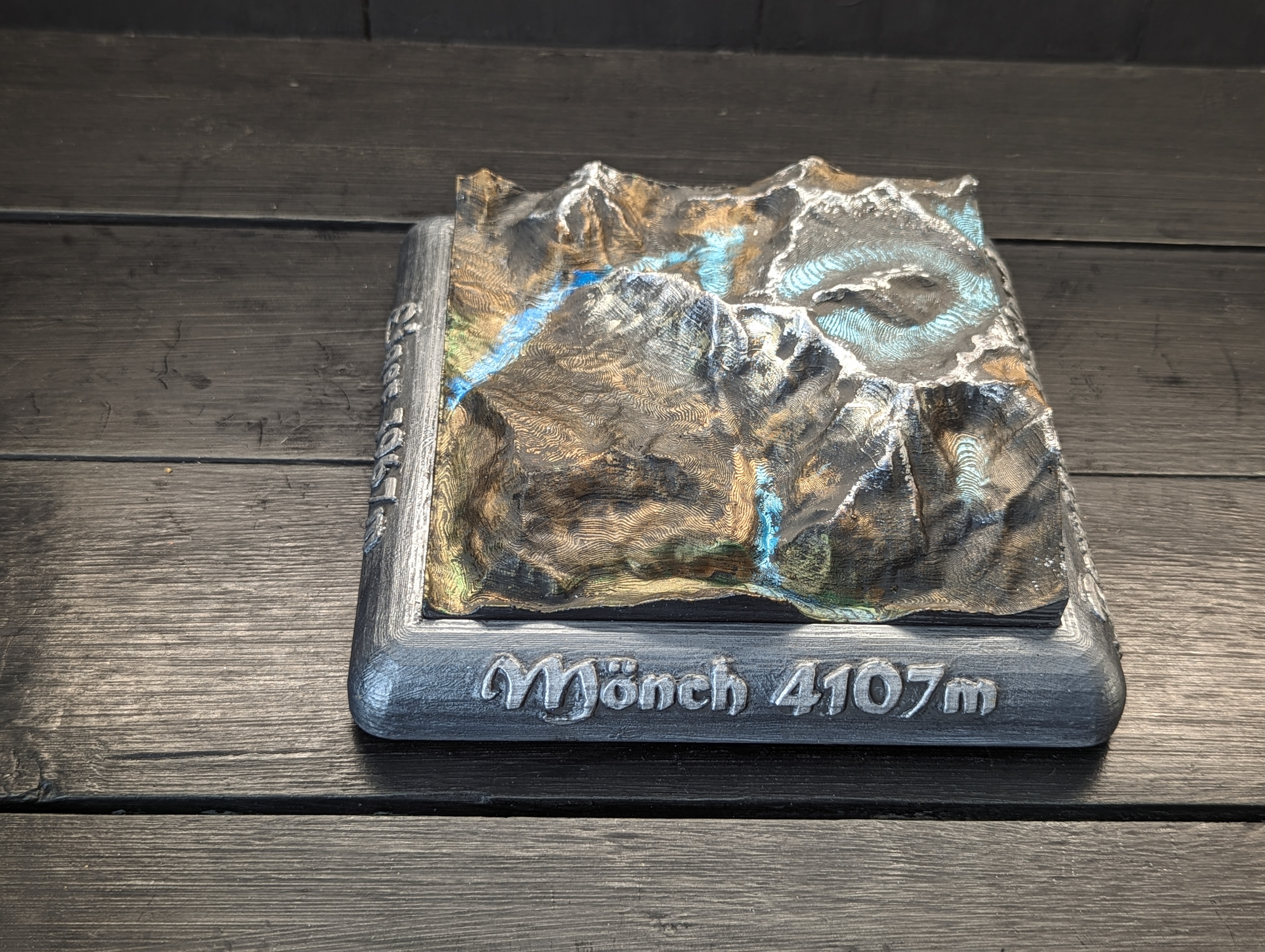 Handmålad 3D modell av Eiger, Mönch & Jungfrau - 3