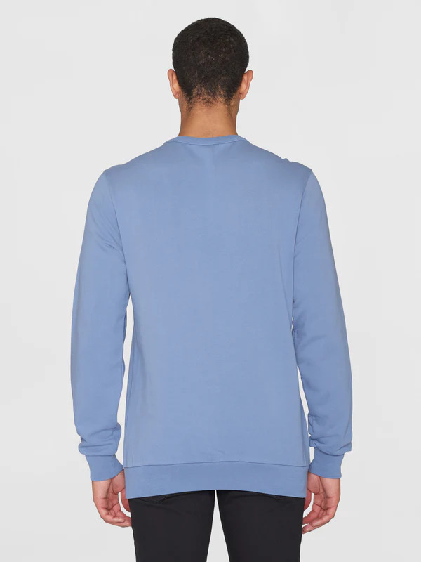 Knowledge Cotton Apparel ERIK Basic Badge Sweatshirt Moonlight Blue - 4