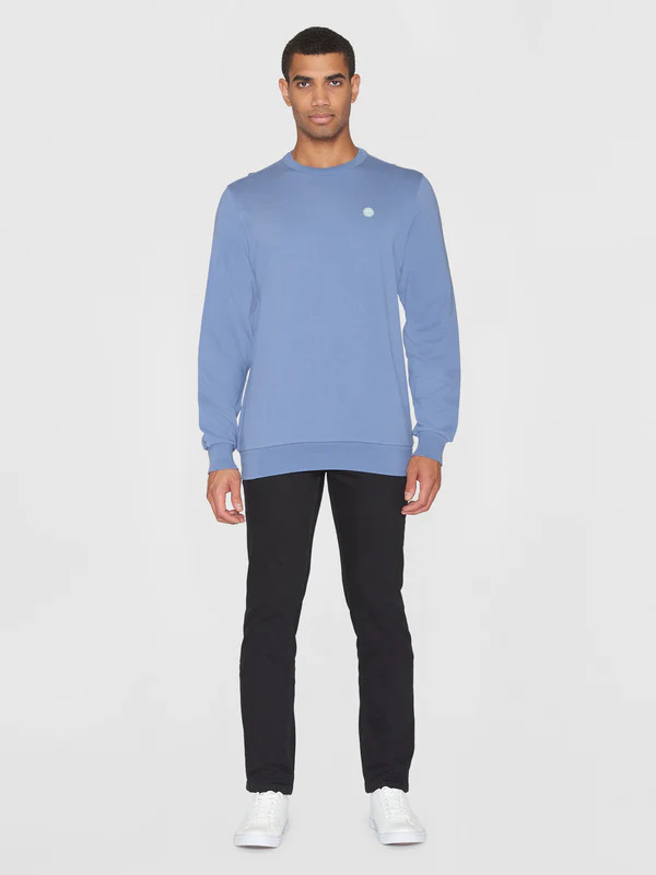 Knowledge Cotton Apparel ERIK Basic Badge Sweatshirt Moonlight Blue - 3