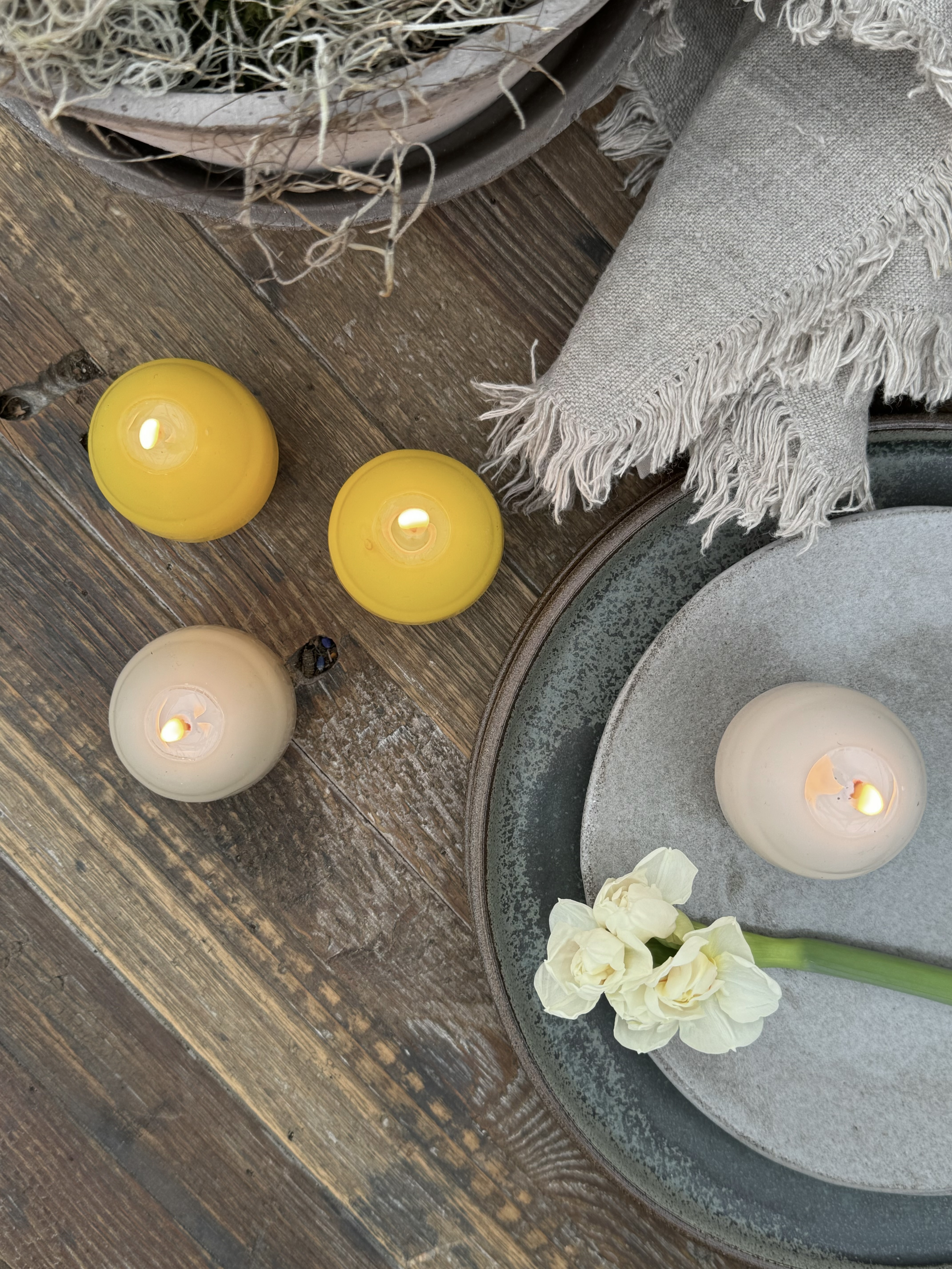 Candle - Egg candle - Life-size hen's egg - Easter yellow - 7 cm - 13