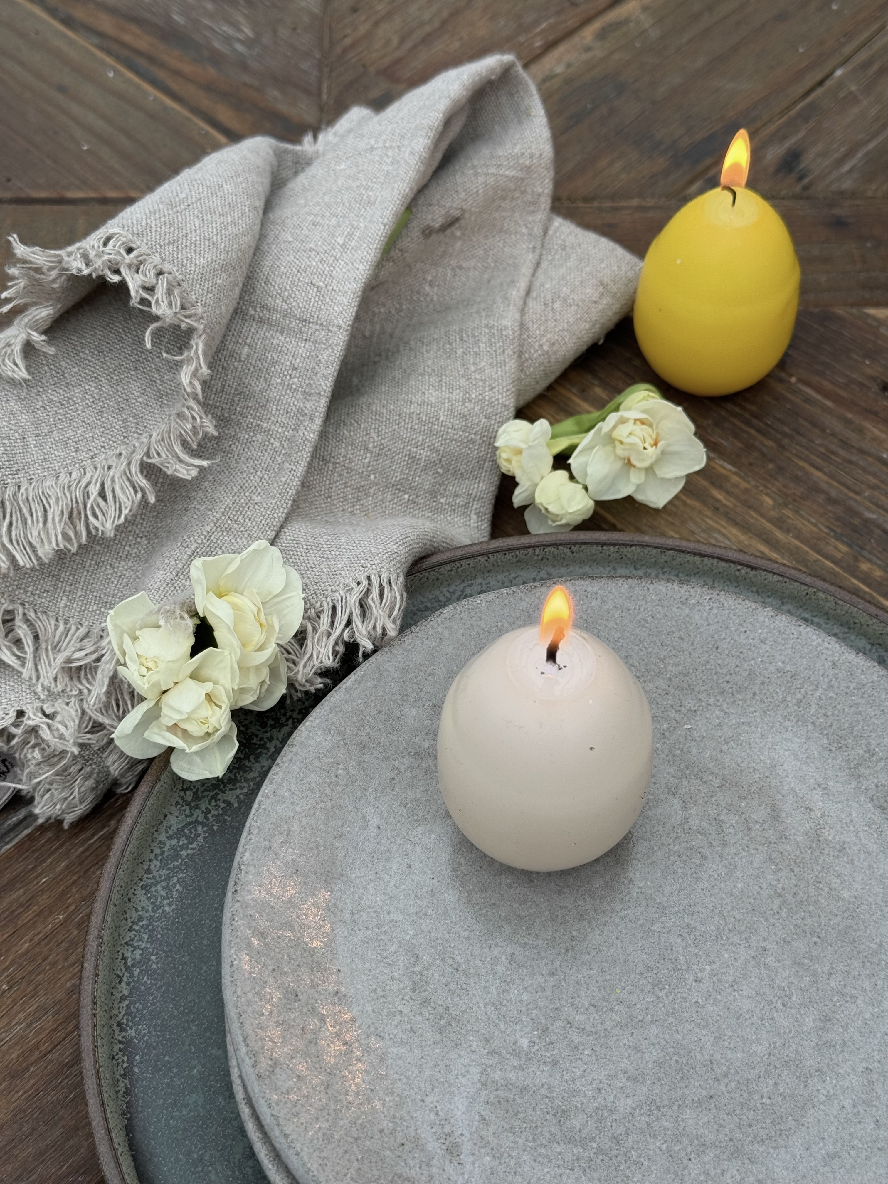 Candle - Egg candle - Life-size hen's egg - Easter yellow - 7 cm - 15