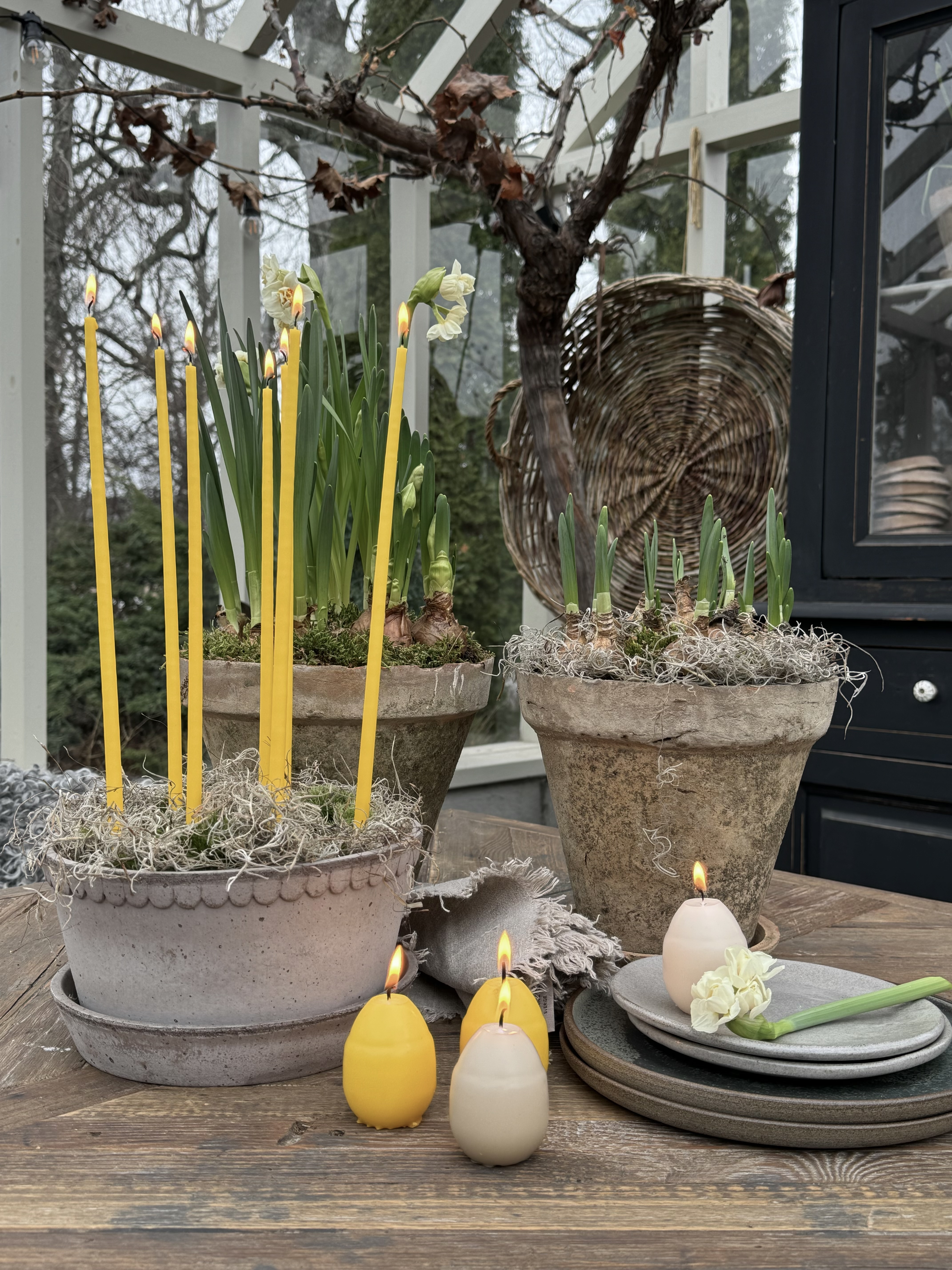 Hand-dipped thin long candles - Flower candles - Easter yellow - 38 cm - 10-pack - 2