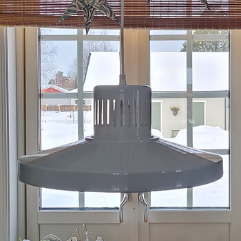 Plåtlampa vitlackerad