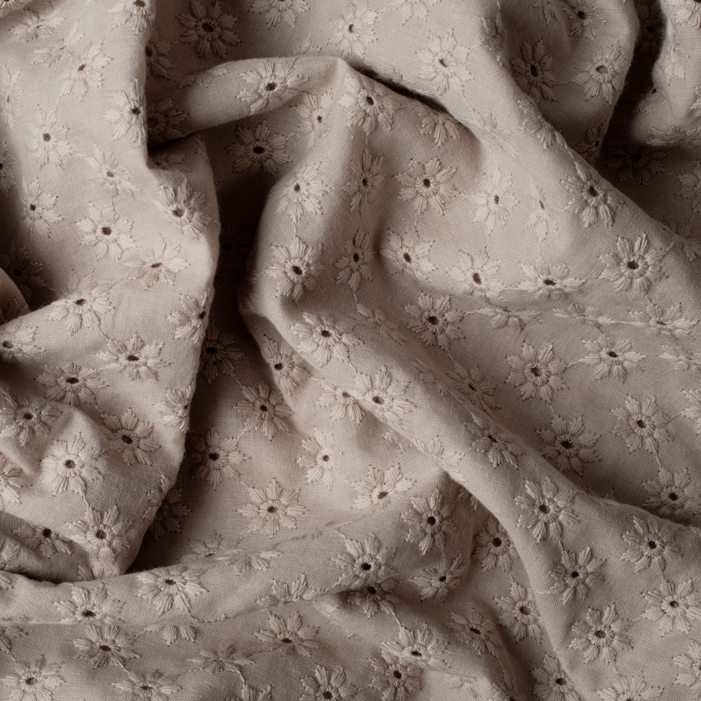 DAISY EMBROIDERY - LIGHT TAUPE
