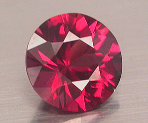 Impresionante granate rodolita natural con talla de diamante de 1,30 ct y 6,8 mm - 3