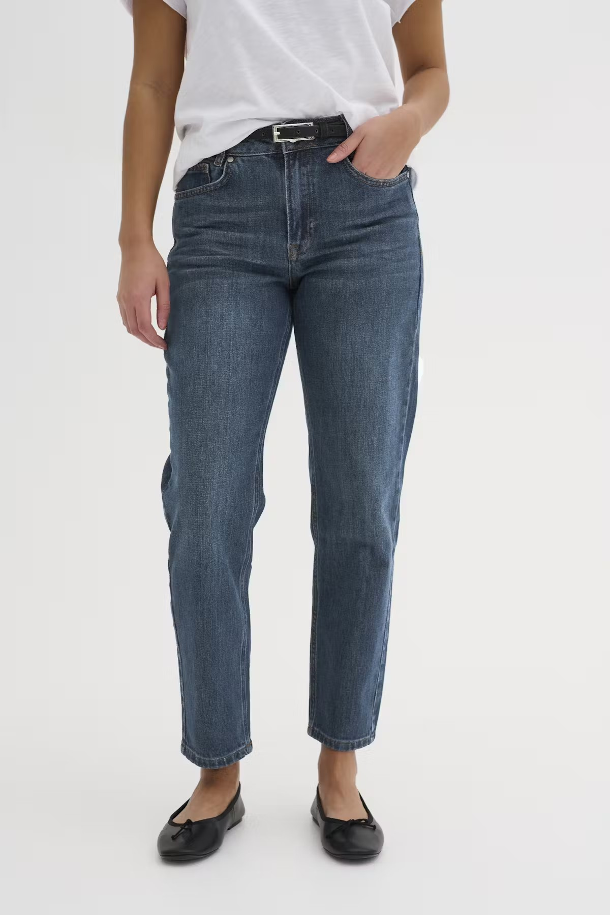 34 The Mommy 139 High Tapered - My Essential Wardrobe 