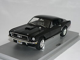 Ford Mustang  GT 1968  1:18  Ertl/Auto World  ( Street Machine ) Sliten Kartong