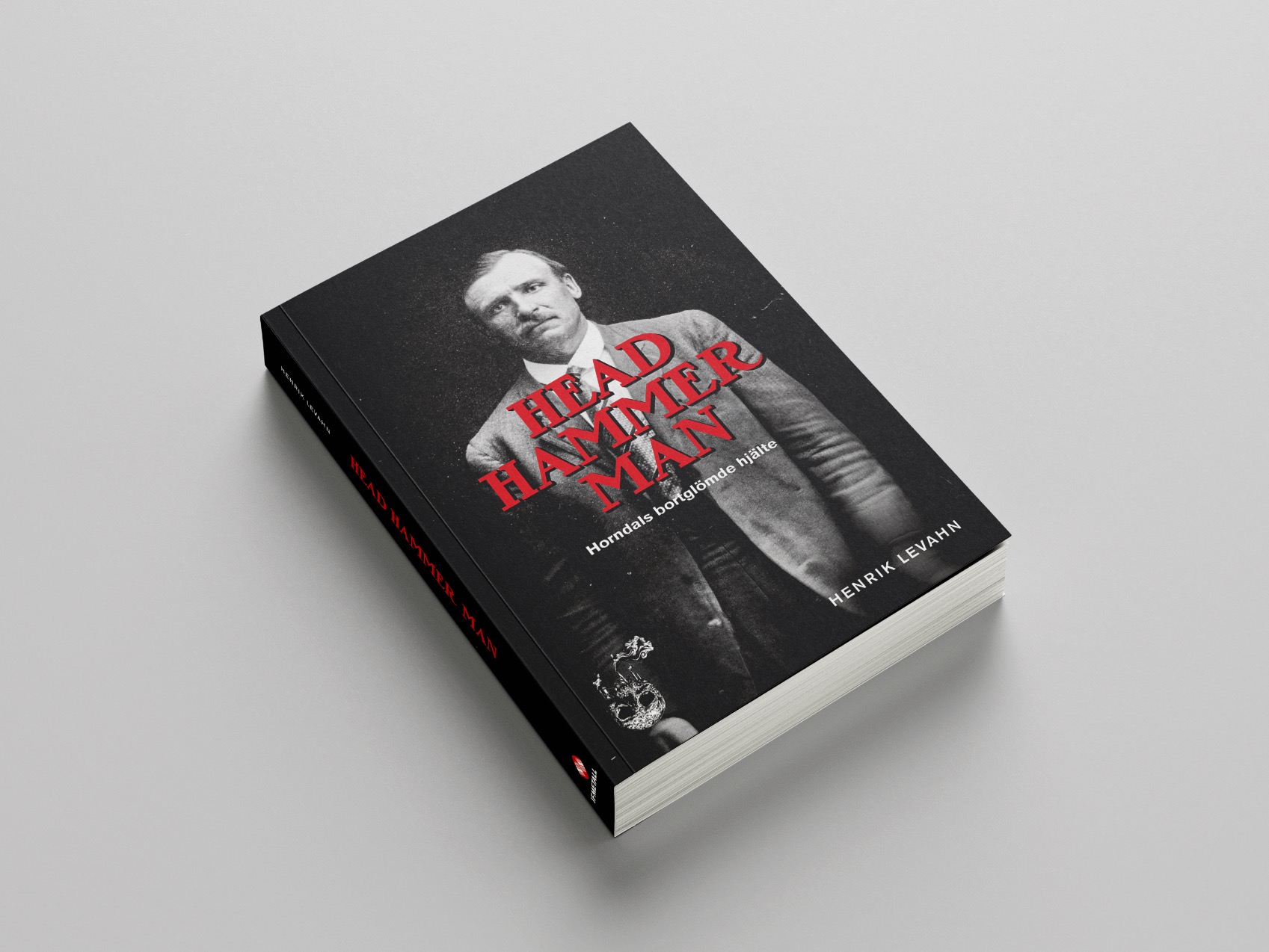HEAD HAMMER MAN - bok av Henrik Levahn