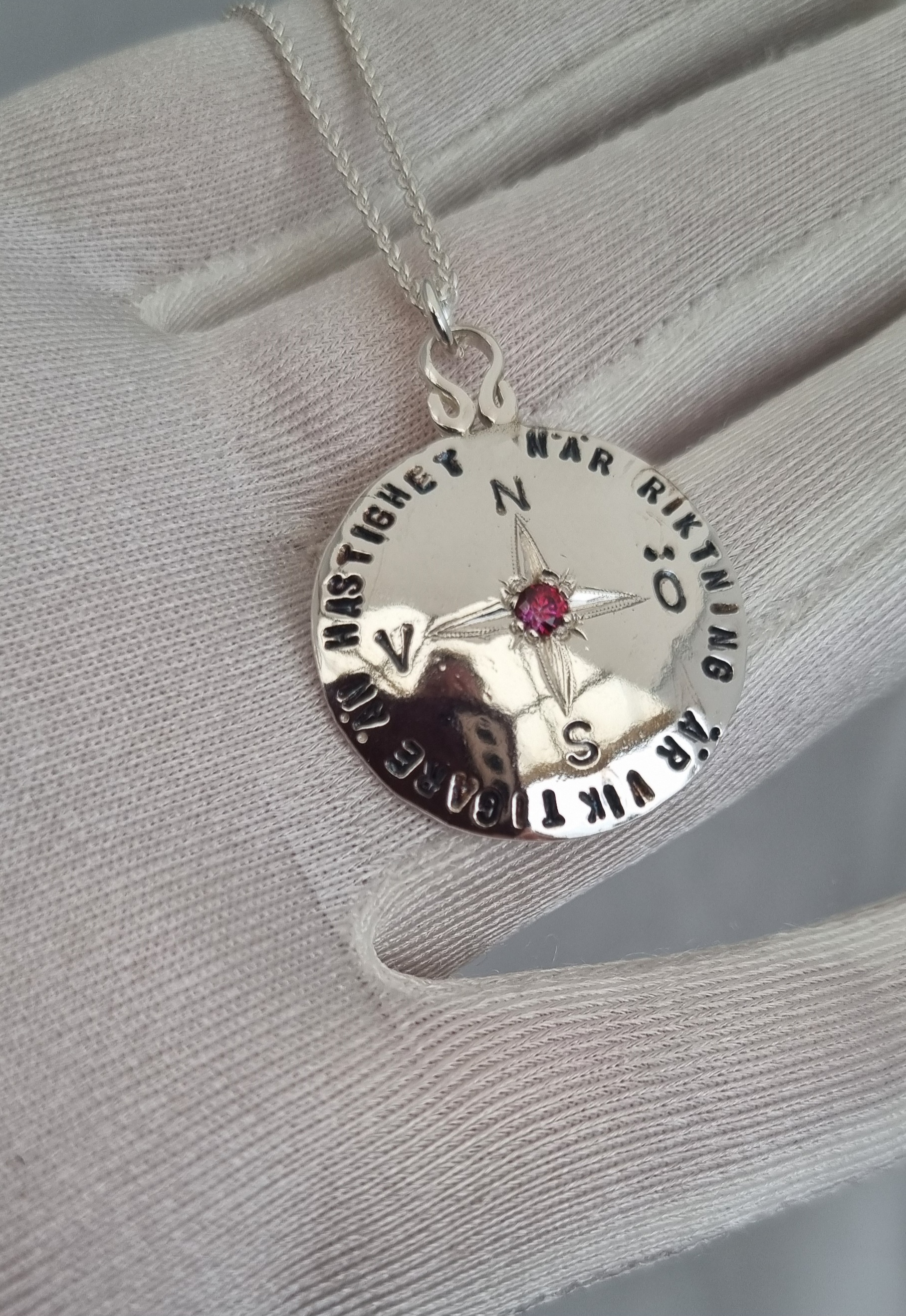 Handgjort silverhalsband Livskompass NÄR RIKTNING ÄR VIKTIGARE ÄN HASTIGHET 45 cm lång kedja - 6