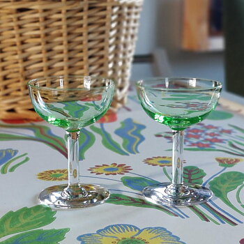 Likörglas grön kupa