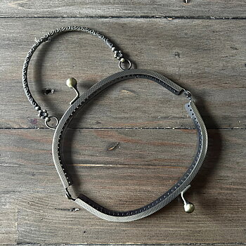 Väskknäppe med handtag, antikguld (16,5 cm)