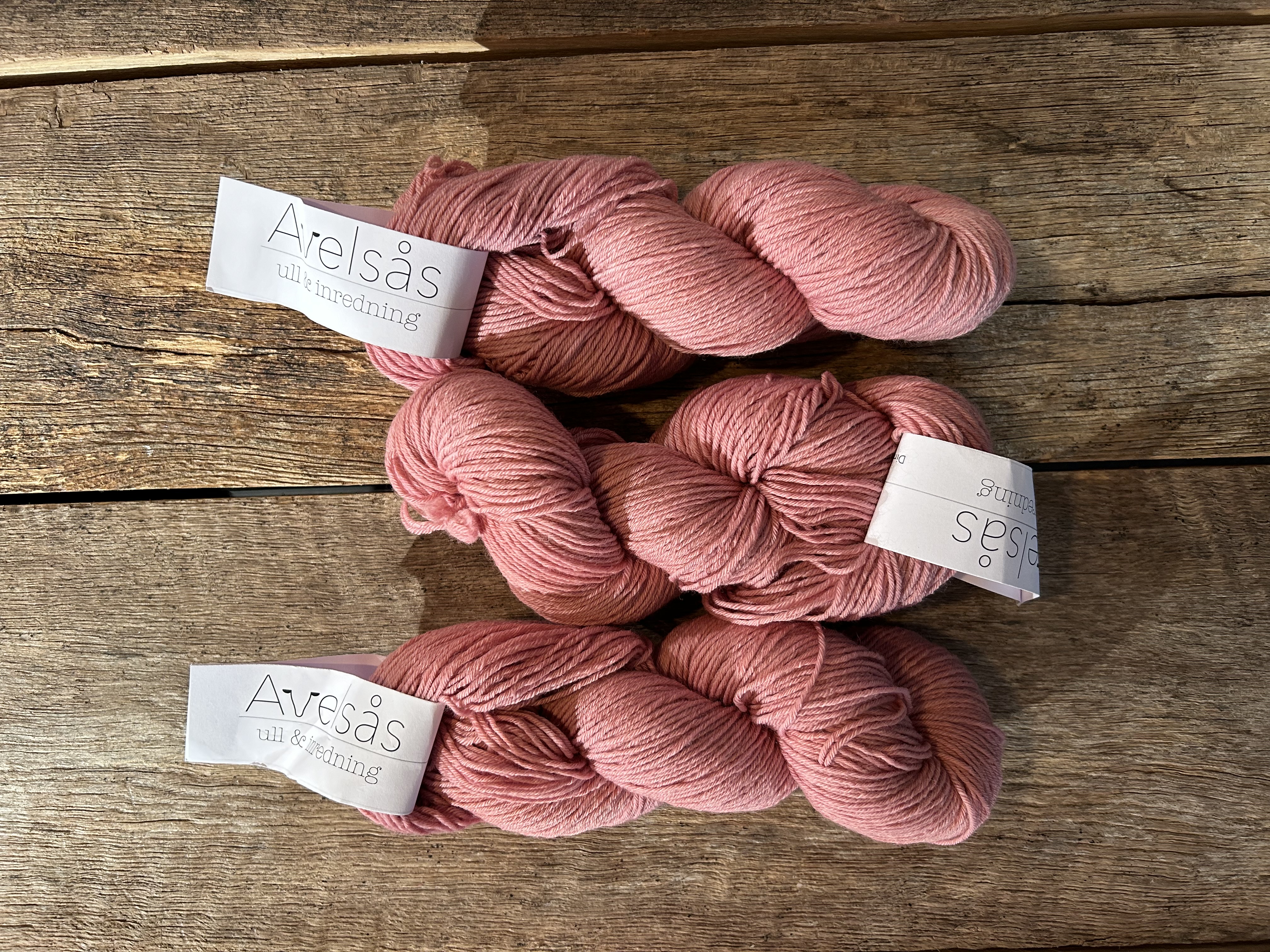 Merino yarn Dimcerise