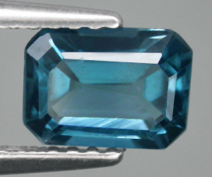 Impresionante piedra preciosa de topacio azul Londres natural de talla esmeralda de 1,44 ct