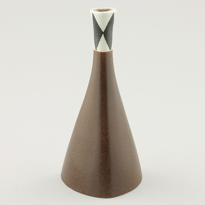 Karin Björquist (Prunella 1950s) Brown Pyramid Vase with Black/White Details 14 cm