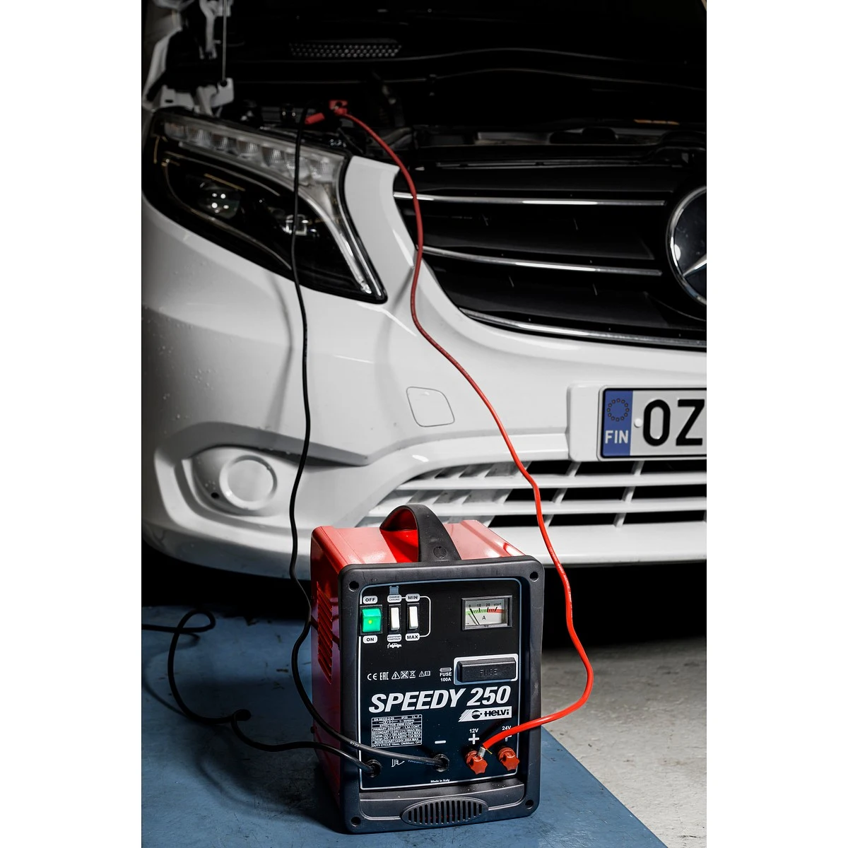 Batteriladdare / starthjälp 12/24V 220ACC Speedy - 2