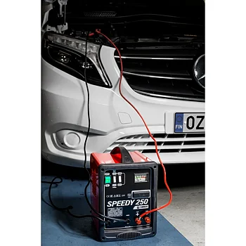 Batteriladdare / starthjälp 12/24V 220ACC Speedy