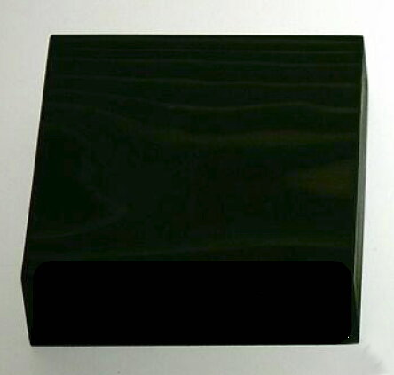 Pedestal madera medio Tamaño:125x115x25