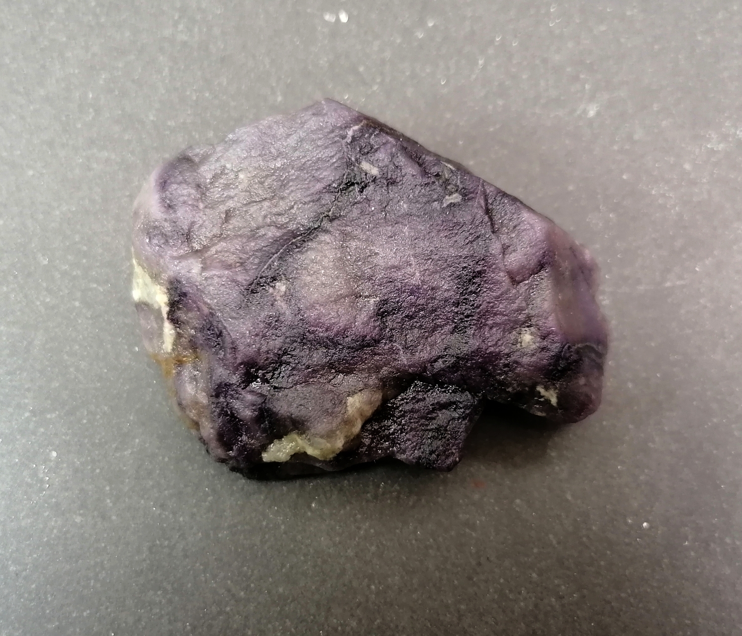 Sugilit, Rå - 3