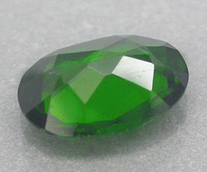 Impresionante piedra preciosa de diópsido de cromo natural de talla ovalada - 2