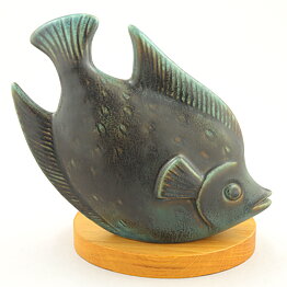 Gunnar Nylund (1951) Green Modern Fish on Wooden Platen 17 cm