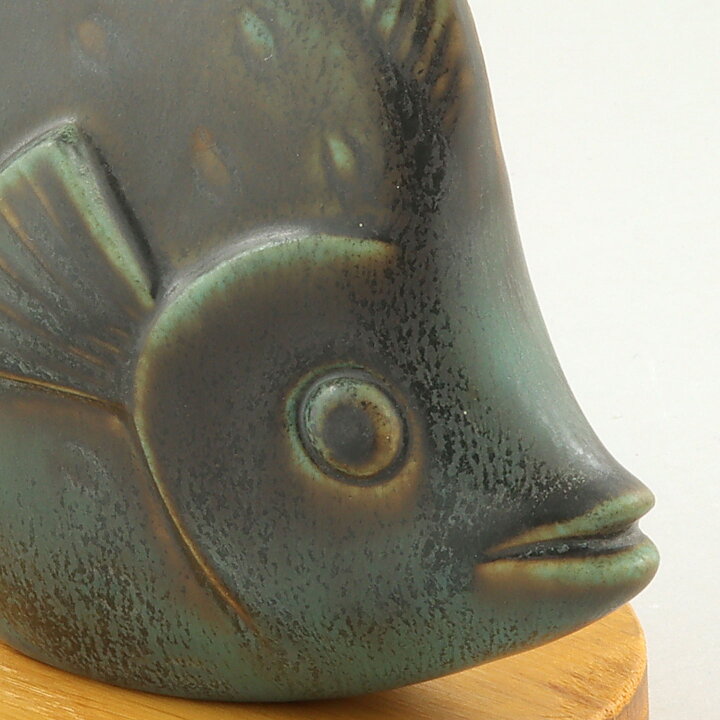 グナー・ニールンド  木製の台に乗った緑色のモダンな魚  17cm  1951年